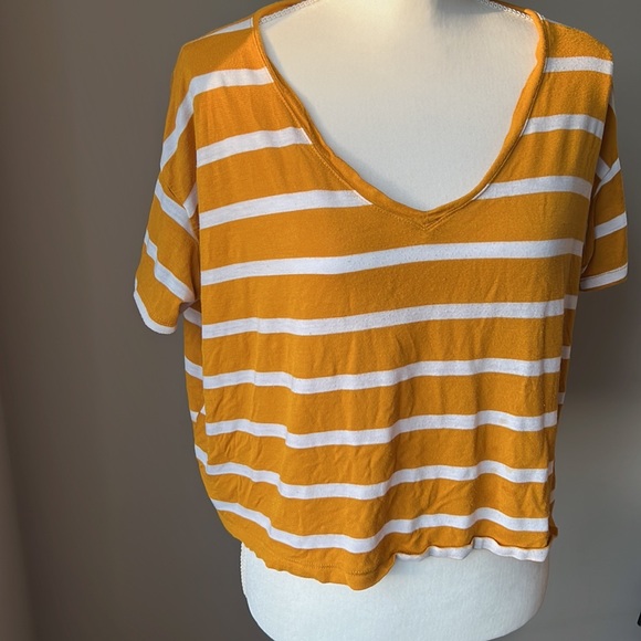 5/$25 C & S oversized crop top - Picture 2 of 9